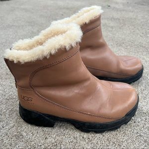 UGG Australia Women’s Ankle Boots - Leather Sheepskin Size 7